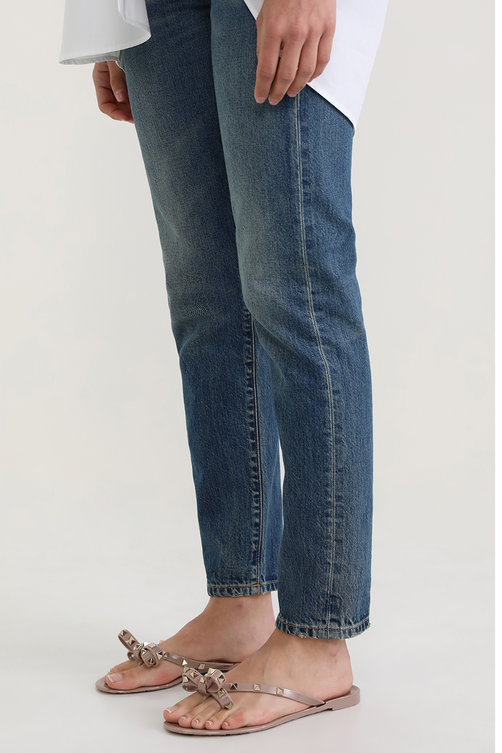 כפכפי גומי עם ניטים